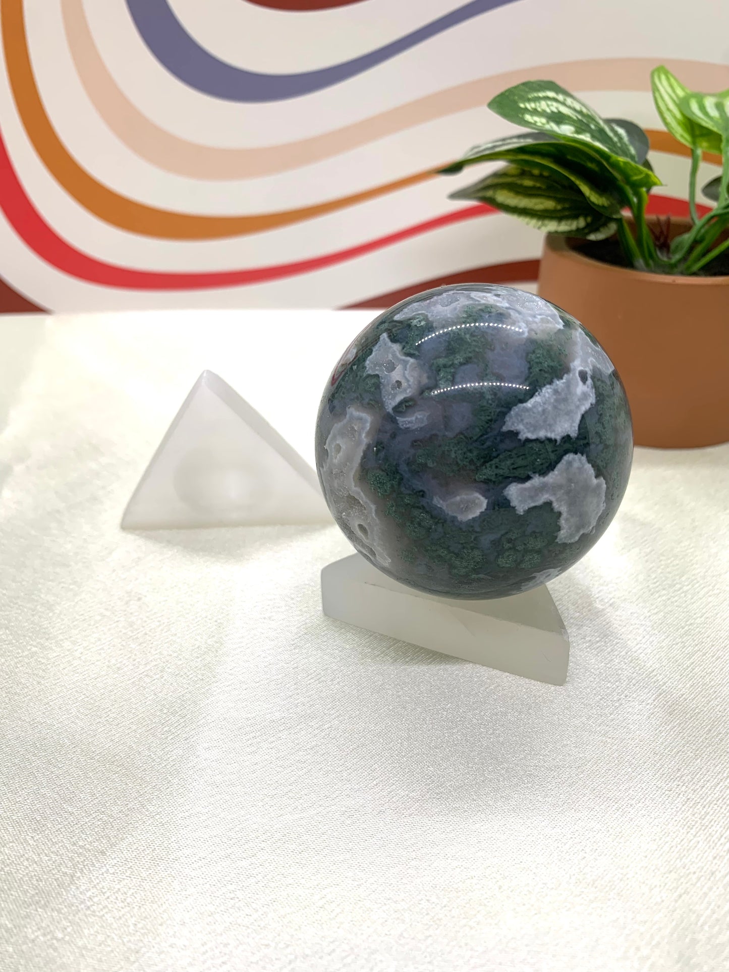 Selenite Triangle Sphere Holder