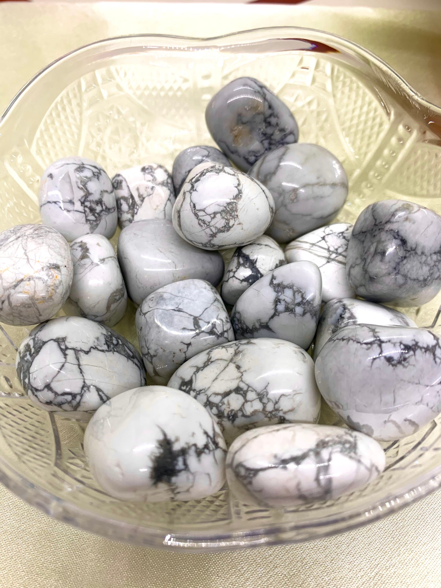 Howlite Tumble